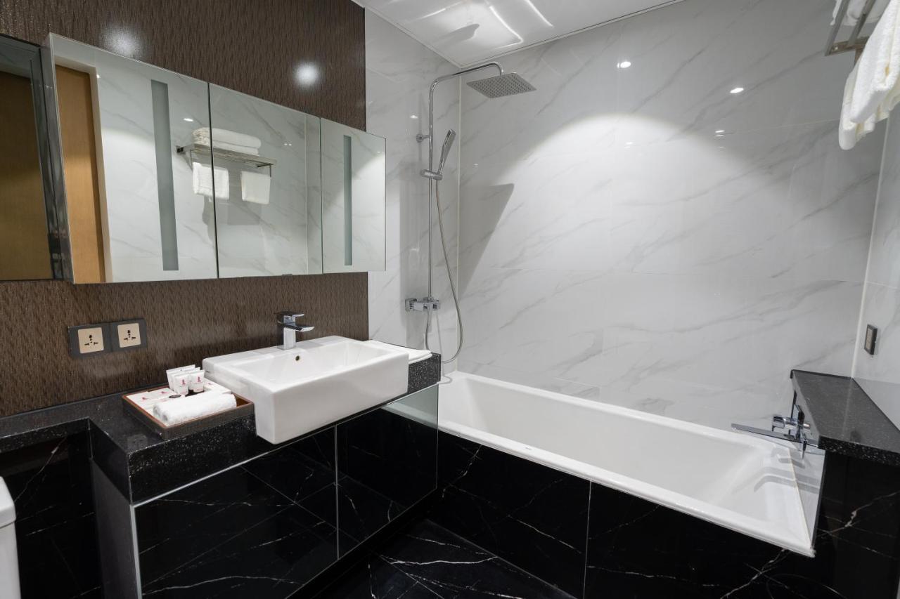One Euphoria Luxe Hotel Angeles Luaran gambar