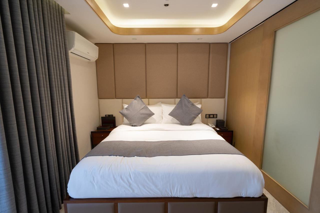 One Euphoria Luxe Hotel Angeles Luaran gambar